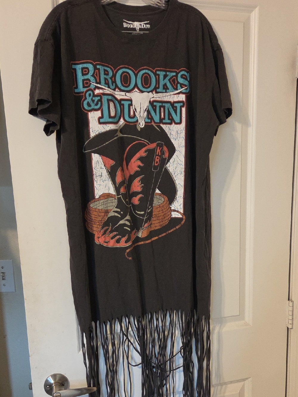 Brooks & Dunn Black Graphic Fringe Women’s Top